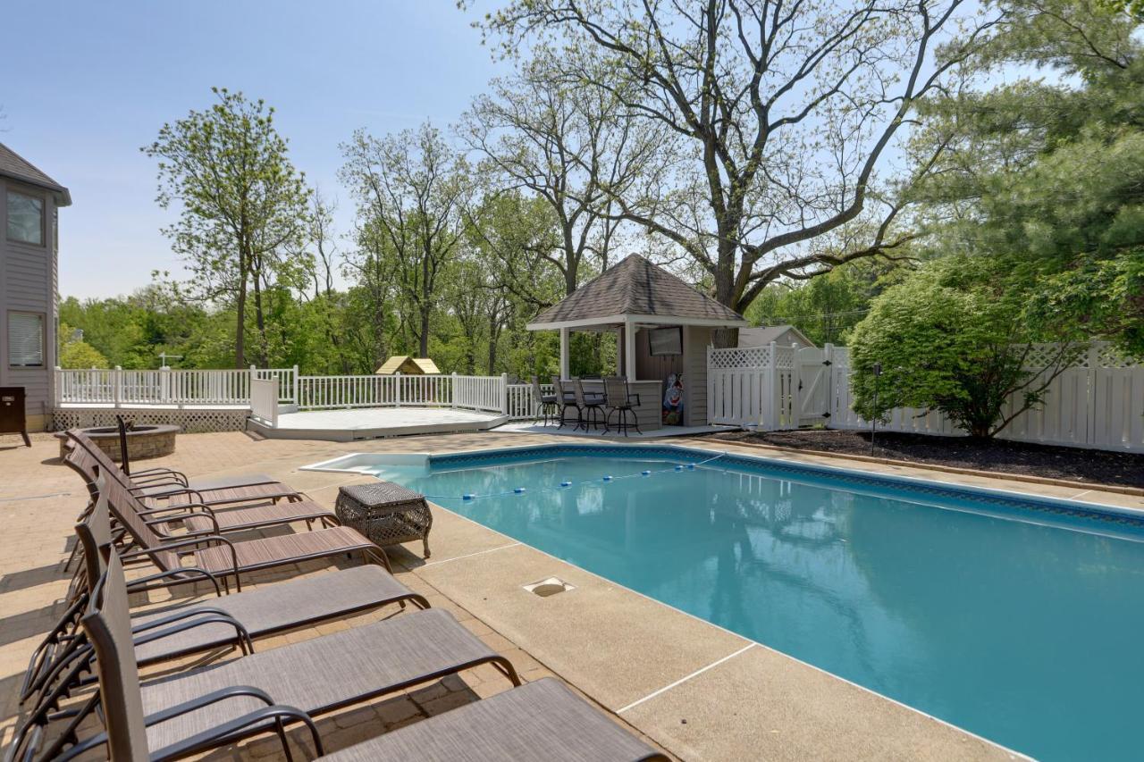 Spacious Refuge With Private Pool And Outdoor Bar! Amherst Exterior foto