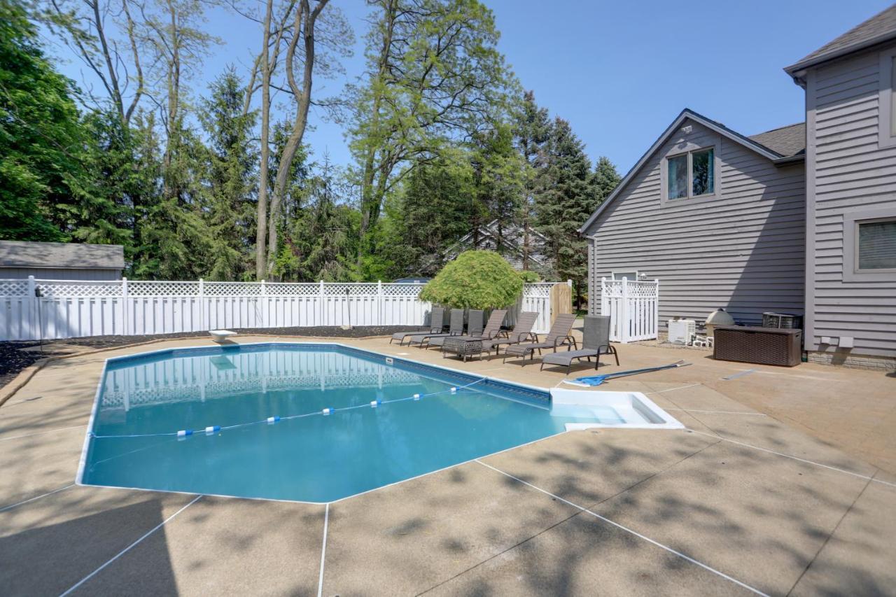 Spacious Refuge With Private Pool And Outdoor Bar! Amherst Exterior foto