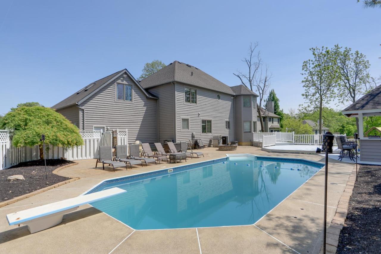 Spacious Refuge With Private Pool And Outdoor Bar! Amherst Exterior foto